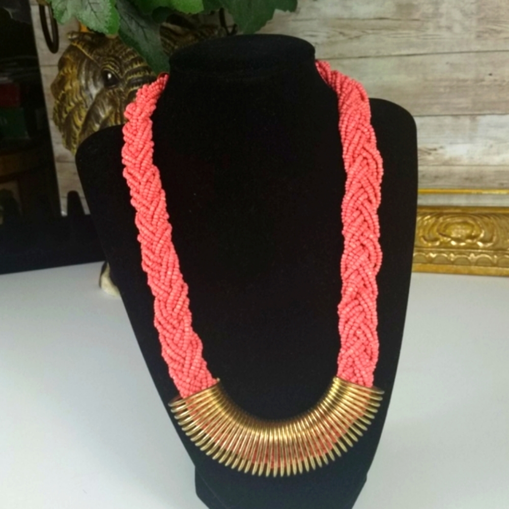 Fashion Jewelry,  Coral and gold necklace.